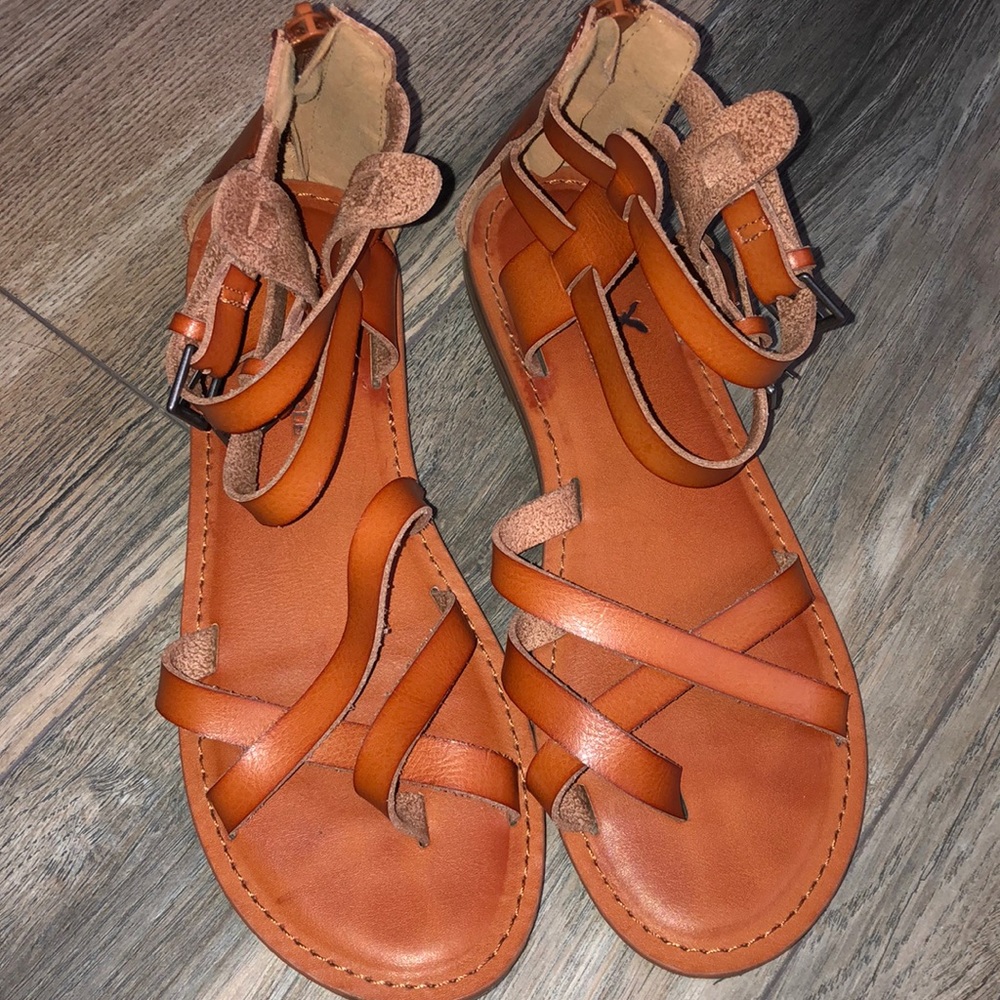 american eagle sandals
